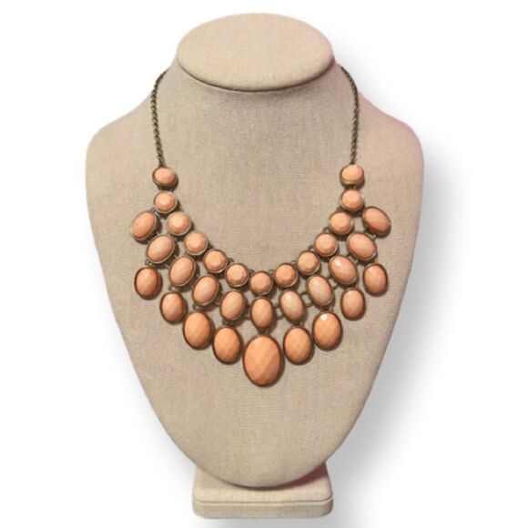 🤯5/$20🤯 Peach Layered Gold Tone Statement Necklace - Picture 1 of 2